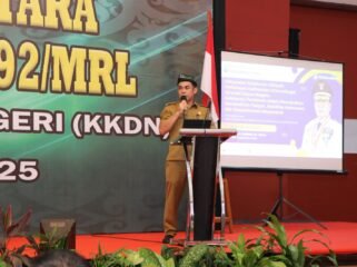 NARASUMBER : Pj. Sekretaris Provinsi (Sekprov) Kaltara Dr. Bustan, S.E., M.Si menjadi narasumber pada KKDN Pasis Sesko TNI 2025, di Hotel Tarakan Plaza, Selasa (20/5). 