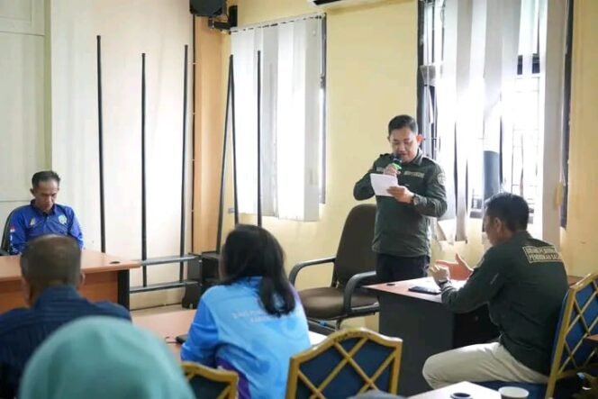 
					Dinas Pendidikan dan Kebudayaan (Disdikbud) Kabupaten Tana Tidung, bekerja sama dengan Inovasi Kaltara menyelenggarakan Lokakarya Penyegaran Materi Literasi di Ruang Pertemuan Dinas Pendidikan, Jumat (23/5/2025). 