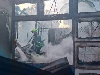 Kebakaran di RT 14, Kelurahan Karang Anyar Pantai. Foto: fokusborneo.com