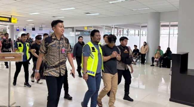 Pemindahan Warga Binaan Lapas Tarakan Menuju Nusakambangan Melalui Bandara Juwata Tarakan. Foto: ist