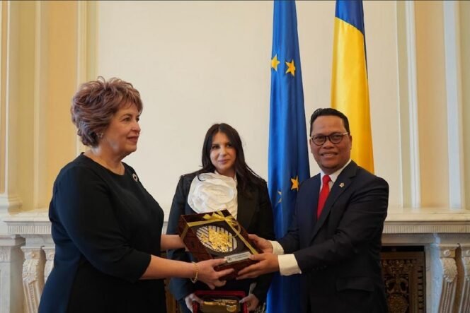 
					Ketua PURT DPD RI Hasan Basri pimpinan delegasi DPD RI kunjungan kerja ke Rumania. Foto: ist