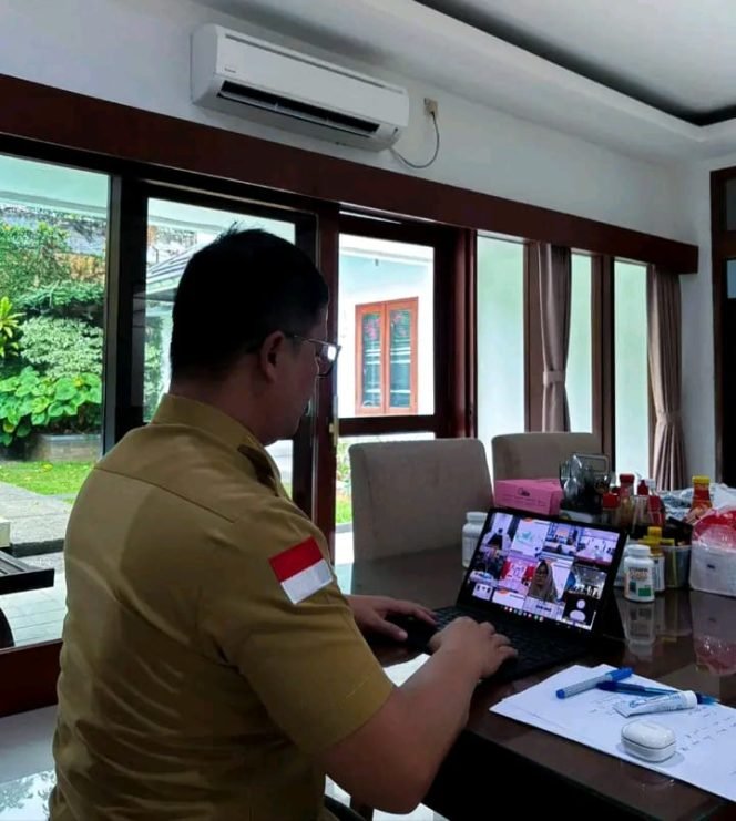 
					Bupati Tana Tidung Ibrahim Ali, saat menghadiri rapat bersama BNPB dan lebih dari 60 kepala daerah se-Indonesia dalam rangka koordinasi percepatan pelaksanaan hibah rehabilitasi dan rekonstruksi tahun anggaran 2024.