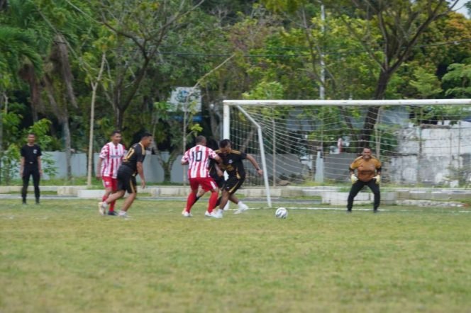 
					Gelar Turnamen Liga Samurai, Ajang Jaga Kebugaran U-35 Satbrimobda Kaltim