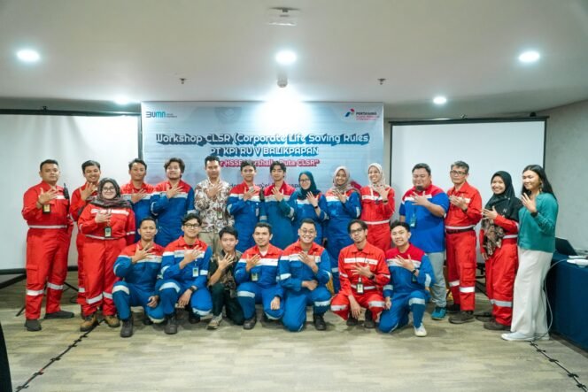 
					 PT Kilang Pertamina Internasional (KPI) Unit Balikpapan menggelar workshop “HSSE Marshall Duta Corporate Life Saving Rules (CLSR)” sebagai program pengembangan kapasitas Duta CLSR. Langkah tersebut dirancang untuk mendukung implementasi CLSR secara menyeluruh di lingkungan PT KPI Unit Balikpapan. Rangkaian kegiatan ini dilaksanakan pada 14–15 Mei 2025 di Hotel Novotel Balikpapan.