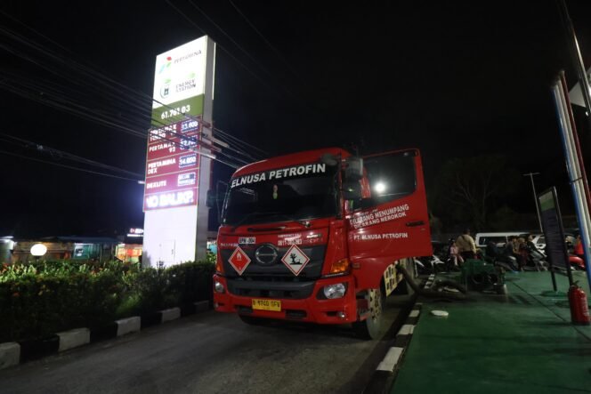 
					Tanker Suplai Pertamax Tiba Dinihari, Pertamina Segera Salurkan ke SPBU Balikpapan 