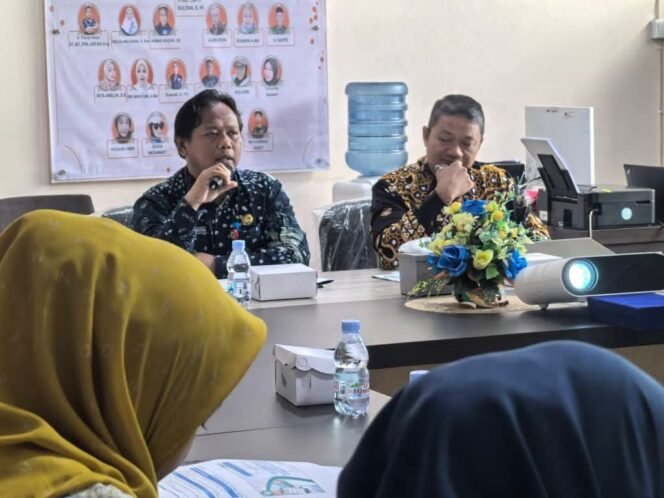 
					Pemerintah Kabupaten (Pemkab) Berau menggelar pertemuan tim forum kemitraan pengelolaan kerjasama fasilitas kesehatan dengan pemangku kepentingan di Kabupaten Berau, Kamis (22/5/2025).