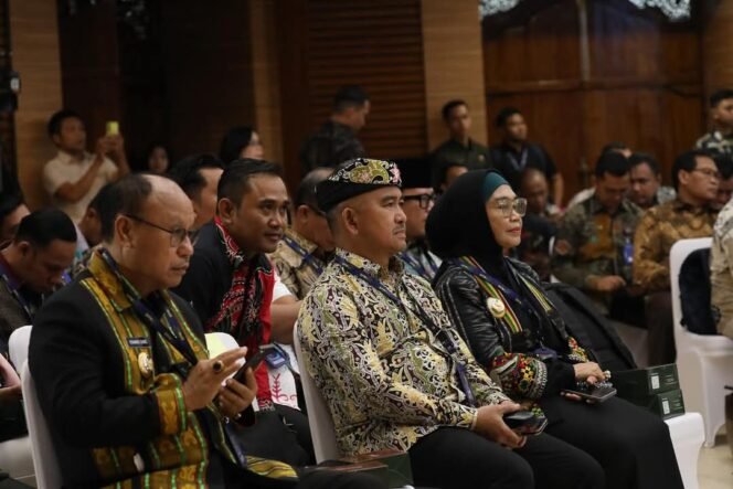 
					Wali Kota Tarakan, Khairul, yang turut hadir dalam acara tersebut, memberikan apresiasi kepada daerah lain yang berhasil meraih penghargaan. 
