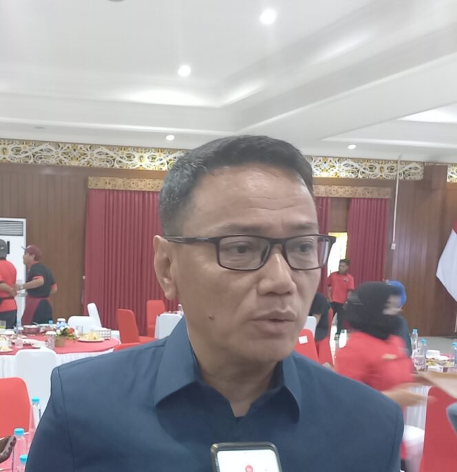 
					Kepala DLH Balikpapan, Sudirman Djayaleksana,