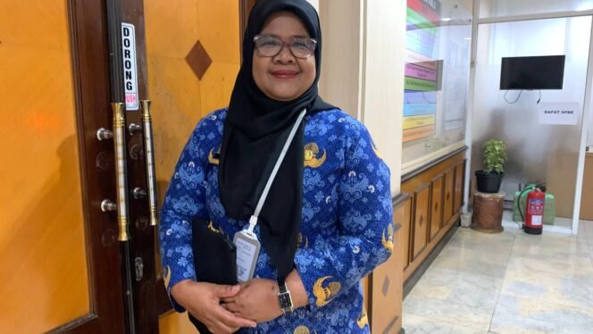 
					Kepala Dinas Kesehatan Kota (Dinkes) Balikpapan, Alwiati