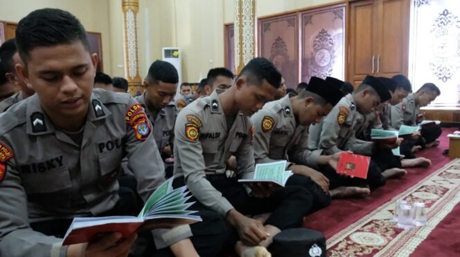 
					Binrohtal Rutin Tingkatkan Iman Dan Taqwa Personel Polda Kaltara