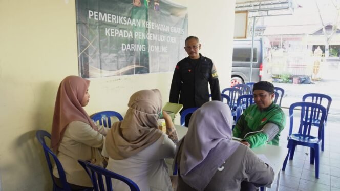 
					Jelang Hari Bhayangkara ke-79, Satbrimob Polda Kaltim Beri Layanan Kesehatan Gratis untuk Ojol Balikpapan