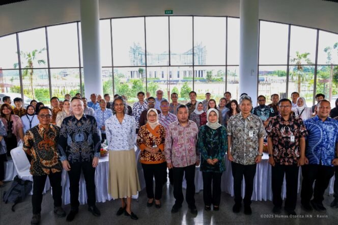 
					Otorita IKN Menerima Laporan Hasil Studi Urban Mobility Masterplan dan Intelligent Mobility Ecosystem