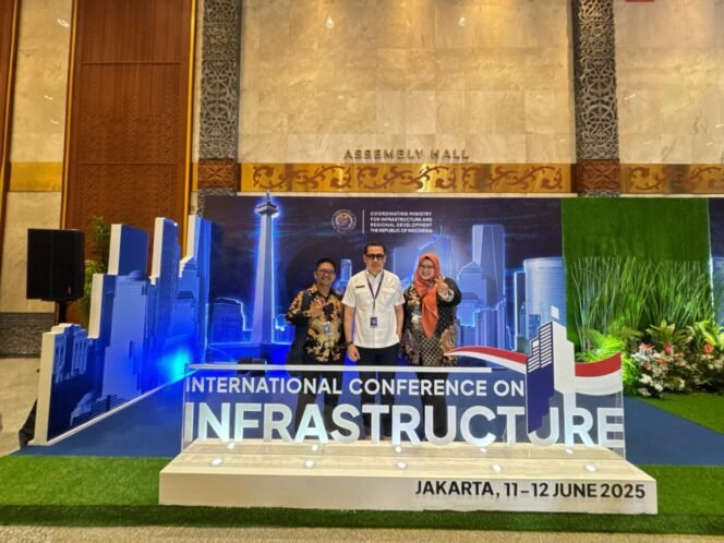 
					Perusahaan Umum Daerah (Perumda) Tirta Manuntung Balikpapan (PTMB) menghadiri kegiatan International Comprehension Infrastructure (ICI) dan Indonesia Water and Wastewater Expo and Forum (IWWEF) 2025 di Jakarta Convention Center (JCC) pada tanggal 11-13 Juni 2025.