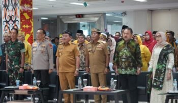 HALAL BIHALAL : Gubernur Kaltara, Dr. H. Zainal A. Paliwang, S.H., M.Hum., didampingi Wakil Gubernur Kaltara, Ingkong Ala, S.E., M.Si., hadir dalam kegiatan Halal Bihalal dan Silaturahmi Kerukunan Bubuhan Banjar Kalimantan Utara (KBB-KU) Tahun 2025, digelar di Gedung Gadis Lantai 1, Senin (23/6).
