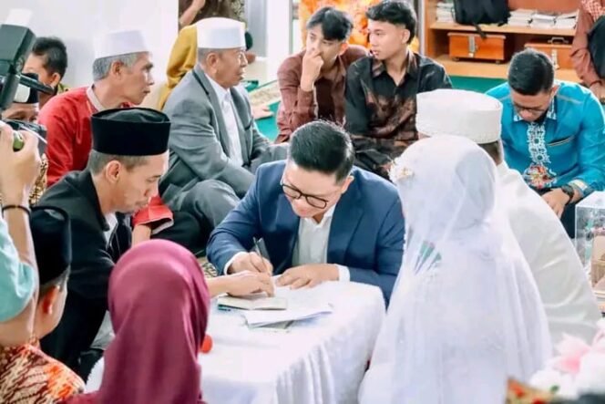 
					Bupati Tana Tidung Hadiri Pernikahan Pasangan Muda, Berikan Dukungan