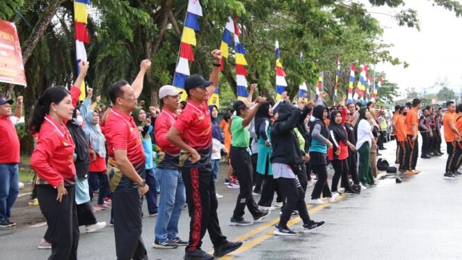 
					Olahraga Bersama Polda Kaltara, Forkopimda dan Masyarakat Kaltara Dalam Semarak Hari Bhayangkara ke-79