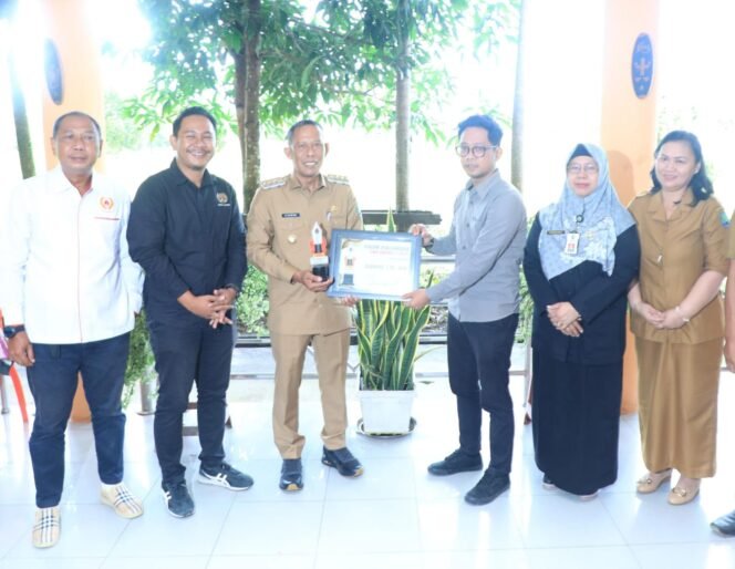 
					Komitmen membangun Olahraga di Bulungan, Bupati Syarwani Raih SIWO Award II 2025