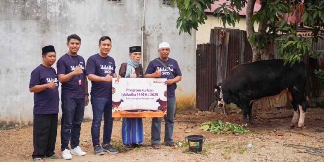 
					Memperingati Iduladha 1446 H, Telkomsel kembali menyalurkan hewan kurban ke seluruh Indonesia melalui inisiatif Corporate Social Responsibility (CSR) 'Sambungkan Senyuman’. Melalui kegiatan ini, Telkomsel mendistribusikan lebih dari 660 ekor hewan kurban, yang terdiri dari lebih dari 546 ekor kambing atau domba dan lebih dari 114 ekor sapi, kepada lebih dari 42.000 keluarga penerima manfaat dari kalangan masyarakat yang membutuhkan di seluruh penjuru Indonesia. Foto: ist