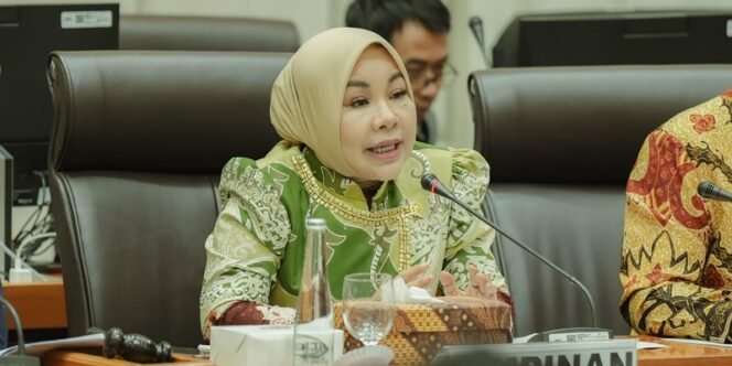 
					Hj. Rahmawati Zainal, Anggota Komisi VII DPR RI. Foto: ist