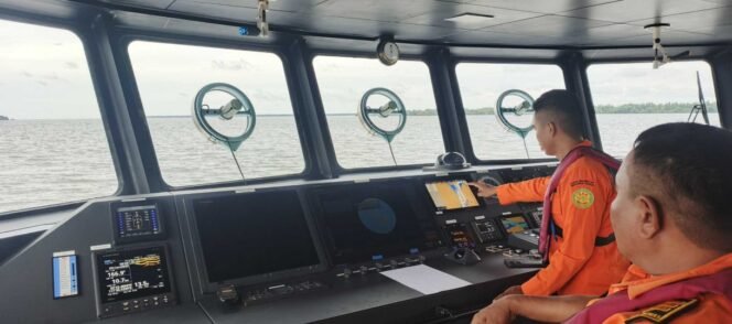 
					Kantor SAR Tarakan mengerahkan tim SAR gabungan untuk melakukan pencarian terhadap korban yang terjatuh dari kapal KM. Sabuk Nusantara 89 di Perairan Tanah Kuning Kalimantan Utara.