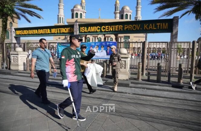 
					Peringatan Hari Lingkungan Hidup Sedunia tahun 2025, diperingati jajaran ASN di lingkungan Pemprov Kaltim di Masjid Baitul Muttaqien Islamic Center Samarinda, Kamis (5/6/2025)
