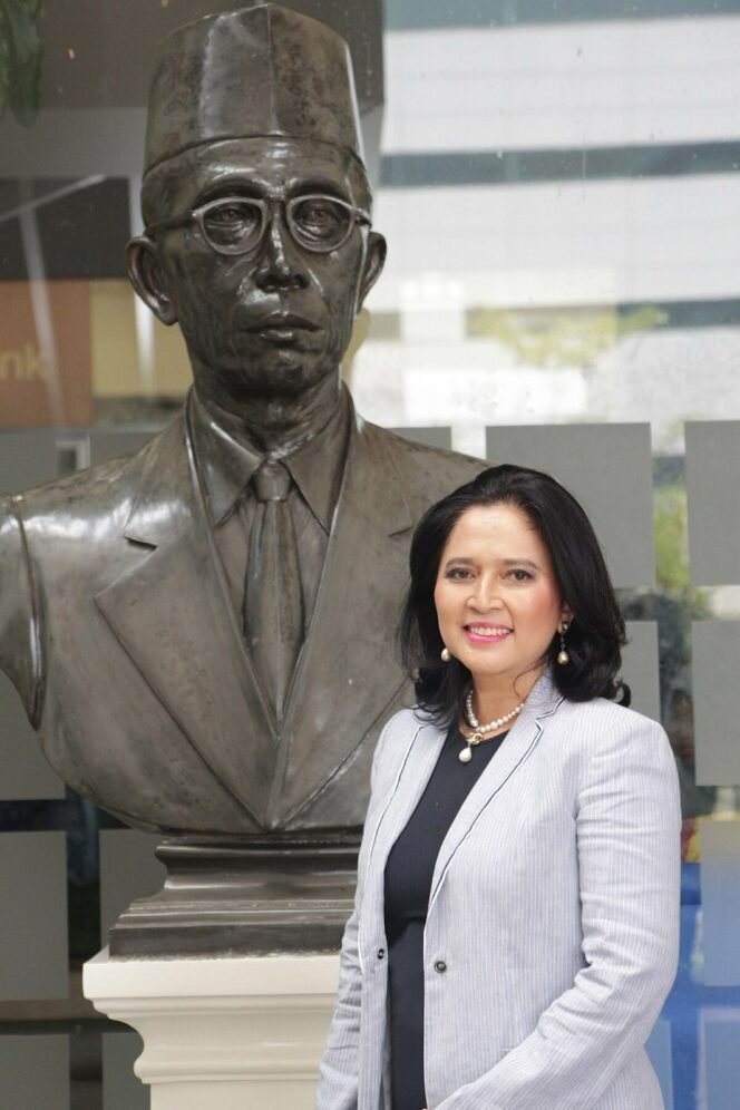 
					Antarina F. Amir