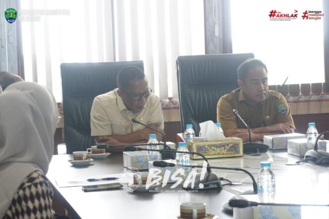 
					Kunjungan silaturahmi  PT. Karya Mineral Jaya disambut langsung Bupati Bulungan, Syarwani dalam pertemuan yang berlangsung di Ruang Rapat Bupati Bulungan, Selasa (10/6/2025)). 
