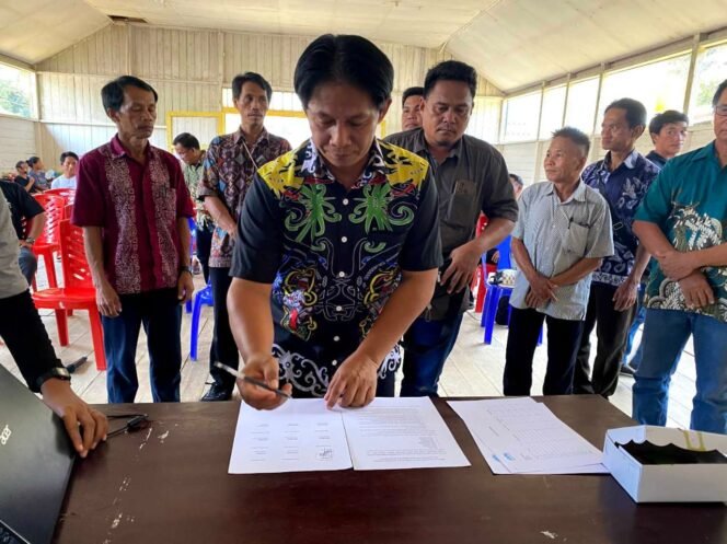 
					Perempuan Long Jalan Hadang Pemburu Gaharu, Sembilan Desa Bersatu Lindungi Hutan Lewat Permakades