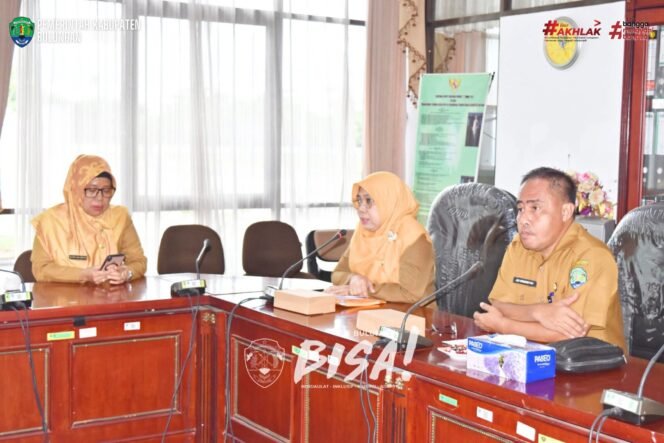 
					 Dinas Perikanan Kabupaten Bulungan bersama Tim Penggerak (TP) PKK Kabupaten Bulungan menggelar Pelatihan Pengolahan Ikan di Glamping Resort Desa Tanah Kuning Kecamatan Tanjung Palas Timur, Kamis (12/6/2025). 