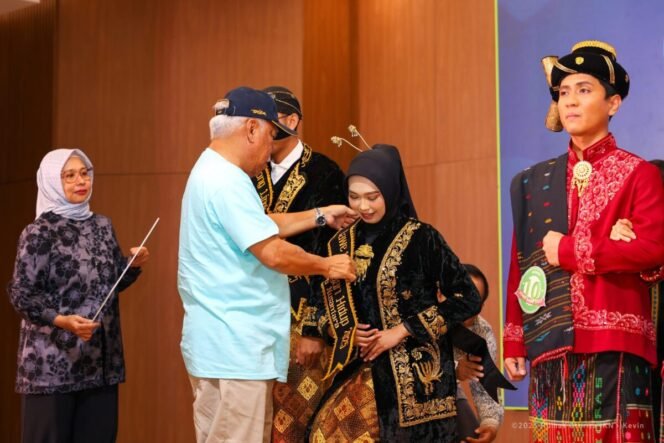 
					Otorita Ibu Kota Nusantara (IKN) menegaskan komitmennya terhadap pembangunan berkelanjutan dengan menjadikan Duta Lingkungan Hidup dan Song-Bawe Insan IKN sebagai agen pelestarian lingkungan hidup di kawasan IKN. 