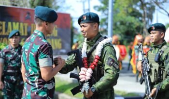 Pangdam VI/Mulawarman Mayjen TNI Rudy Rachmat Nugraha, S.I.P., M.Sc., memimpin upacara penyambutan personel Batalyon Infanteri 600/Modang yang telah selesai melaksanakan tugas sebagai Satuan Tugas Detasemen Pemukul (Denkul) Rajawali-I di wilayah Papua dengan khidmat di Lapangan Upacara Mako Yonif 600/Modang, diikuti ±150 personel dan sejumlah pejabat teras Kodam VI/Mlw, Sabtu (21/06/2025).