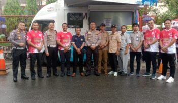 ribuan masyarakat Tarakan tetap antusias menghadiri kegiatan Car Free Day (CFD) dalam rangka Hari Ulang Tahun Bhayangkara Ke-79 yang dilaksanakan di Stadion Datu Adil Tarakan, Minggu (22/6/2025) pagi.