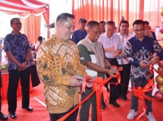 Grand Opening Toko Nuansa Elektronik yang terletak di Jalan Sengkawit, Tanjung Selor dihadiri langsung Bupati Bulungan, Syarwani pada Minggu (22/6/2025).
