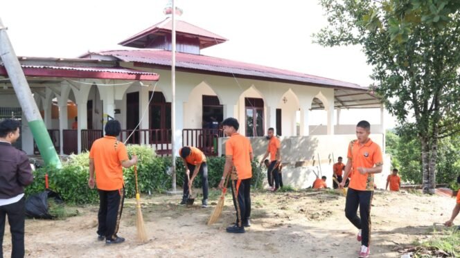 
					Dalam rangka memperingati Hari Bhayangkara ke 79 tahun 2025, Polda Kaltara menyelenggarakan kegiatan Bakti Religi sebagai wujud pengabdian dan kepedulian kepada masyarakat, khususnya dalam bidang keagamaan.