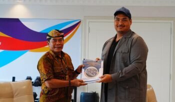 Gubernur Kalimantan Utara (Kaltara), Dr. H. Zainal A. Paliwang, S.H., M.Hum., beserta rombongan melakukan kunjungan kerja (kunker) ke Kementerian Pemuda dan Olahraga (Kemenpora) serta disambut langsung Menpora Ario Bimo Nandito Ariotedjo atau yang akrab disapa Dito Ariotedjo di Kantor Kemenpora, Senayan, Jakarta, Jum’at (4/7).