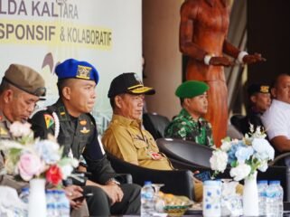 OPERASI PATUH :Asisten Bidang Pemerintahan dan Kesejahteraan Rakyat Setprov Kaltara, H. Datu Iqro Ramadhan, S.Sos., M.Si menghadiri Apel Gelar Pasukan Operasi Patuh Kayan 2025 di Lapangan Markas Komando (Mako) Kepolisian Daerah (Polda) Kaltara, Senin (14/7) pagi.  