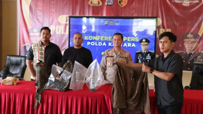 
					Polda Kaltara menggelar konferensi pers resmi bertempat di Selasar Gedung B Mapolda Kaltara terkait insiden yang terjadi saat pelayanan pengamanan aksi unjuk rasa di depan Mako Polda Kaltara.