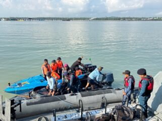 Tim SAR dari Kompi 2 Batalyon B Pelopor Satuan Brimob Polda Kalimantan Utara yang dipimpin langsung oleh IPDA Bambang Suprapto bersama tim SAR gabungan berhasil menemukan korban terakhir dalam insiden kecelakaan laut kapal terbalik di Perairan Sebatik, Kabupaten Nunukan.
