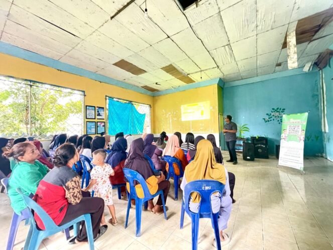 
					PT Pegadaian menggelar acara Literasi Keuangan tentang Produk Gadai di Desa Binusan. 