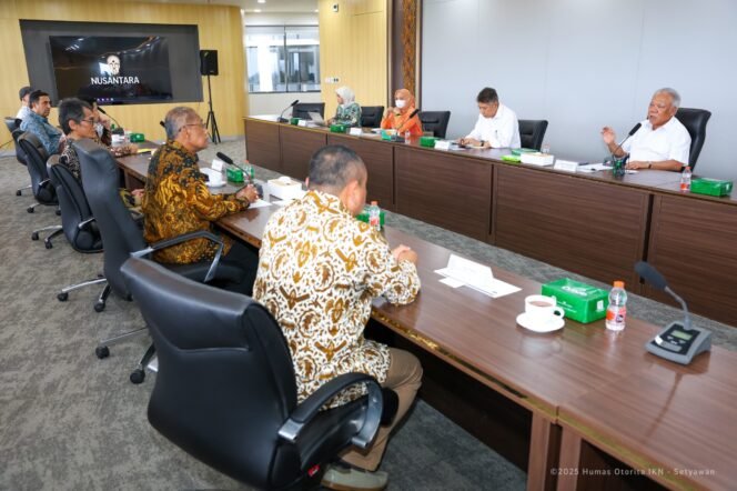 
					Kepala Otorita Ibu Kota Nusantara (IKN) Basuki Hadimuljono menyambut hangat kunjungan Duta Besar Republik Indonesia untuk Brunei Darussalam, Achmad Ubaedillah, di Kawasan IKN pada Jumat (25/07).