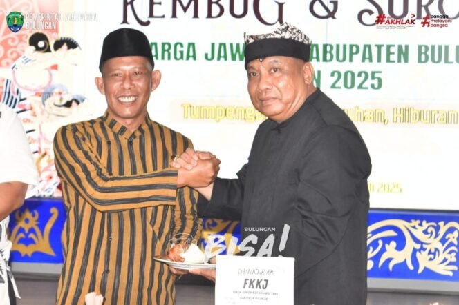 
					Bupati Bulungan, Syarwani saat hadir dalam kegiatan Rembug dan Suroan Warga Jawa di Ruang Tenguyun, Kantor Bupati Bulungan, Sabtu malam (26/7/2025).