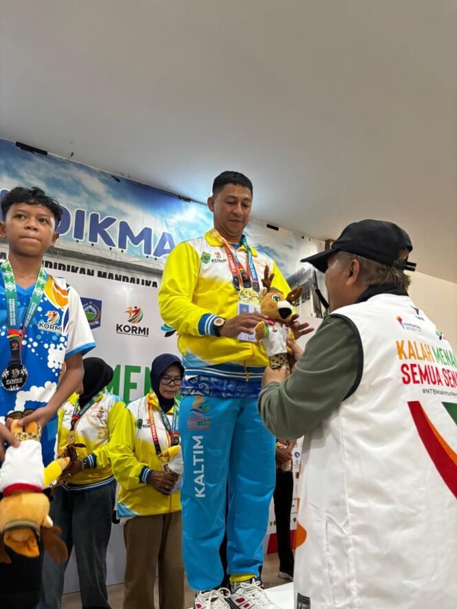 
					Aipda Bahmid Personel Brimob Kaltim, Sabet Medali Emas dan Perak Kejuaraan Fornas VIII Tenis Meja