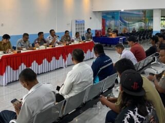 Satlantas Polres Tarakan Laksanakan Program Ngopi Barang Pak Sopir di Pelabuhan Malundung Tarakan. Foto: ist