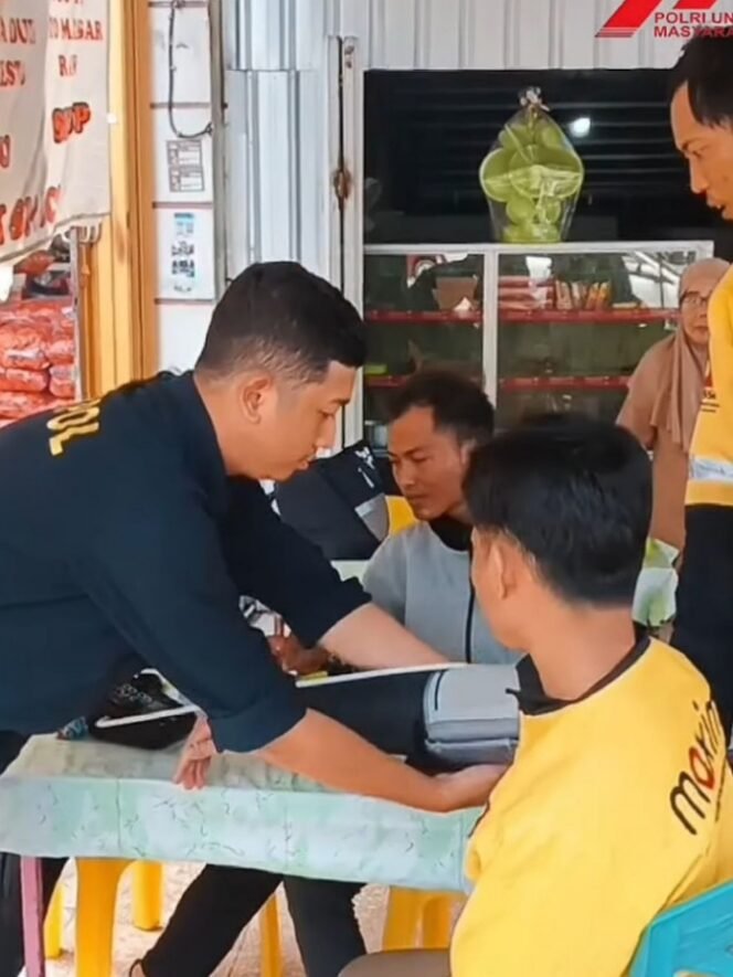 
					Polres Tarakan gelar bhakti sosial cek kesehatan ojol. Foto: ist