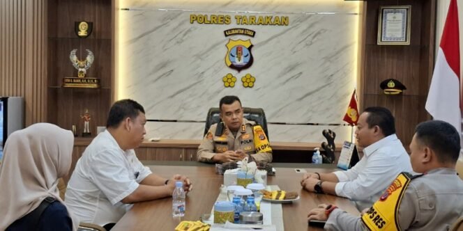 
					Kapolres Tarakan AKBP Erwin S. Manik Jalin Silaturahmi dengan Forkopimda. Foto: ist
