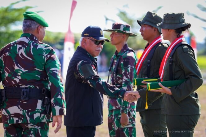 
					Sebanyak 574 Calon Pegawai Negeri Sipil (CPNS) angkatan pertama Otorita Ibu Kota Nusantara (IKN) resmi menuntaskan pelatihan bela negara, menandai lahirnya generasi pionir aparatur sipil negara yang turut menjadi penggerak awal transformasi Nusantara. 