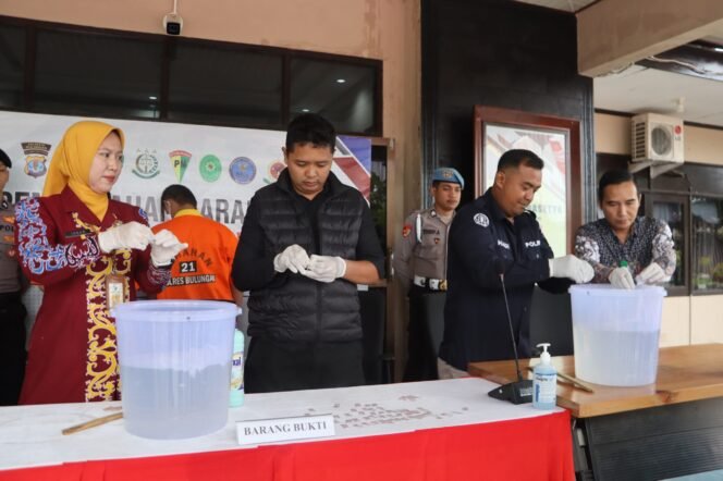 
					Polres Bulungan Gagalkan Peredaran Sabu di Sekatak, Diduga Asal Jaringan Tarakan