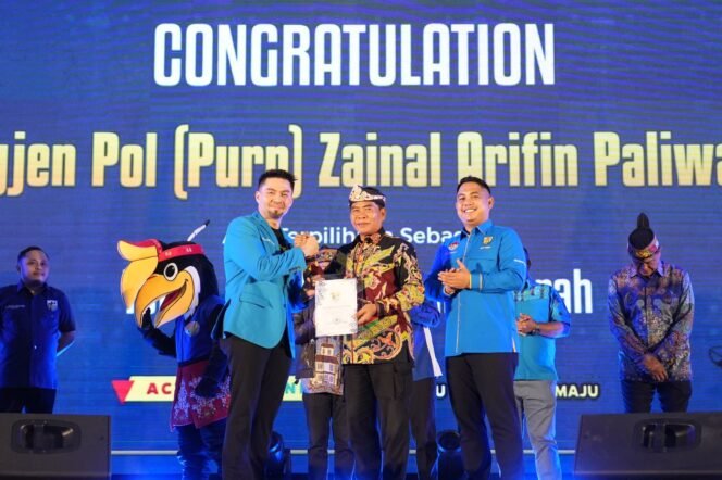 
					Gubernur Kalimantan Utara (Kaltara), Dr. H. Zainal A. Paliwang, S.H., M.Hum sukses meraih penghargaan “Indonesia Youth Award” Tahun 2025 kategori Tokoh Pembangunan Daerah. 