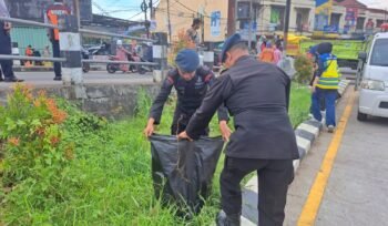 Dalam rangka memperingati Hari Ulang Tahun (HUT) Ke-67 Kodam VI/Mulawarman, Personel Batalyon B Pelopor Satuan Brimob Polda Kalimantan Timur turut berpartisipasi dalam kegiatan Apel Gabungan yang dilanjutkan dengan Karya Bakti berupa pembersihan sampah di beberapa titik strategis di Kota Samarinda, Jumat (11/7/2025).