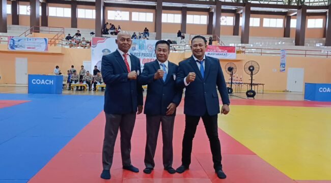 PS. Komandan Kompi 3 Batalyon A Pelopor Satbrimob Polda Kaltim, Iptu Lalu Kardiman, SH didapuk menjadi salah satu hakim pengadil dalam Kejuaraan Kapolres Paser Cup 2025 Judo Open, yang digelar di GOR Sadurengas, Kabupaten Paser.